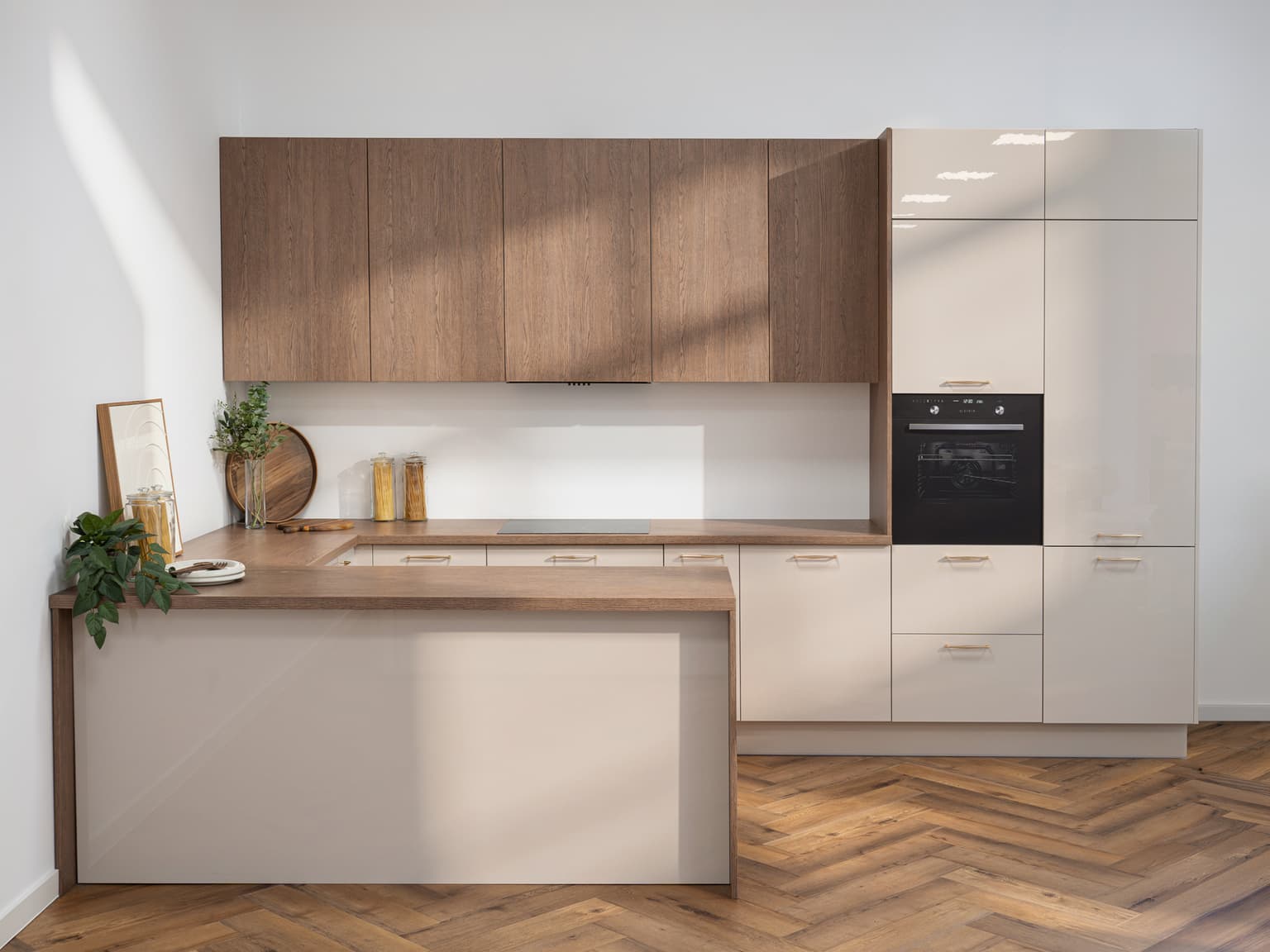 Kuchnia Cashmere – fronty Kaszmir Połysk, Dąb Belmont, blat Dąb Belmont – zdjęcie 2